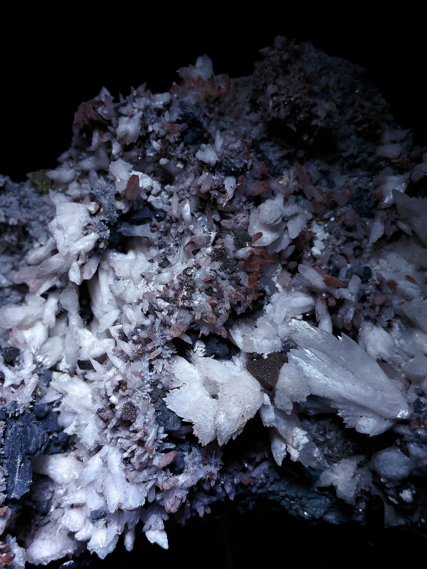 feather calcite origin Hubei