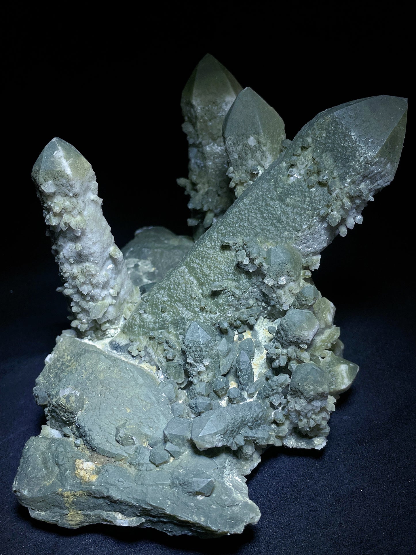 Chlorite quartz specimen origin Inner Mongolia