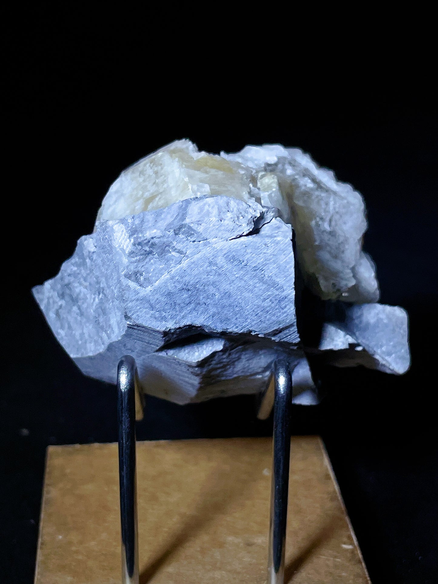 yellow rose calcite specimen Hubei China