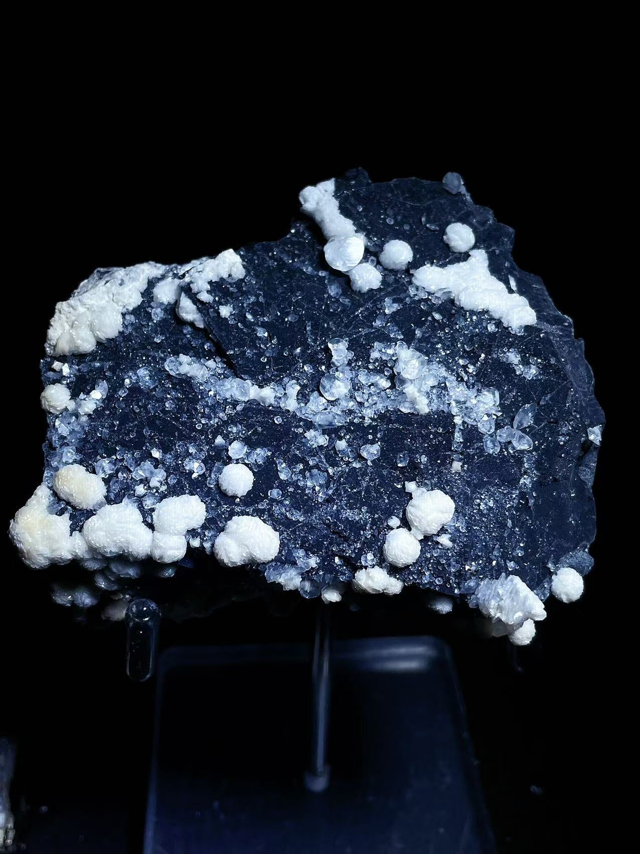 Dolomite with calcite specimen origin Hunan Hengyang