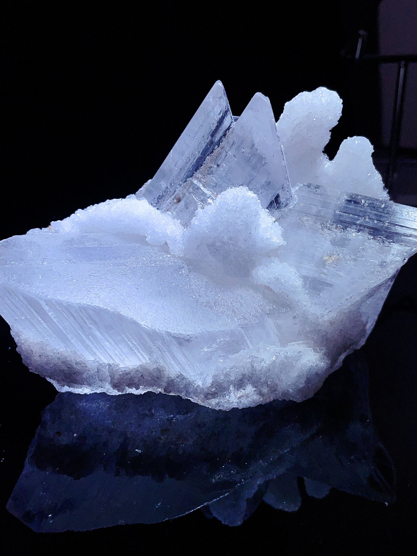 Yunnan clear selenite specimen