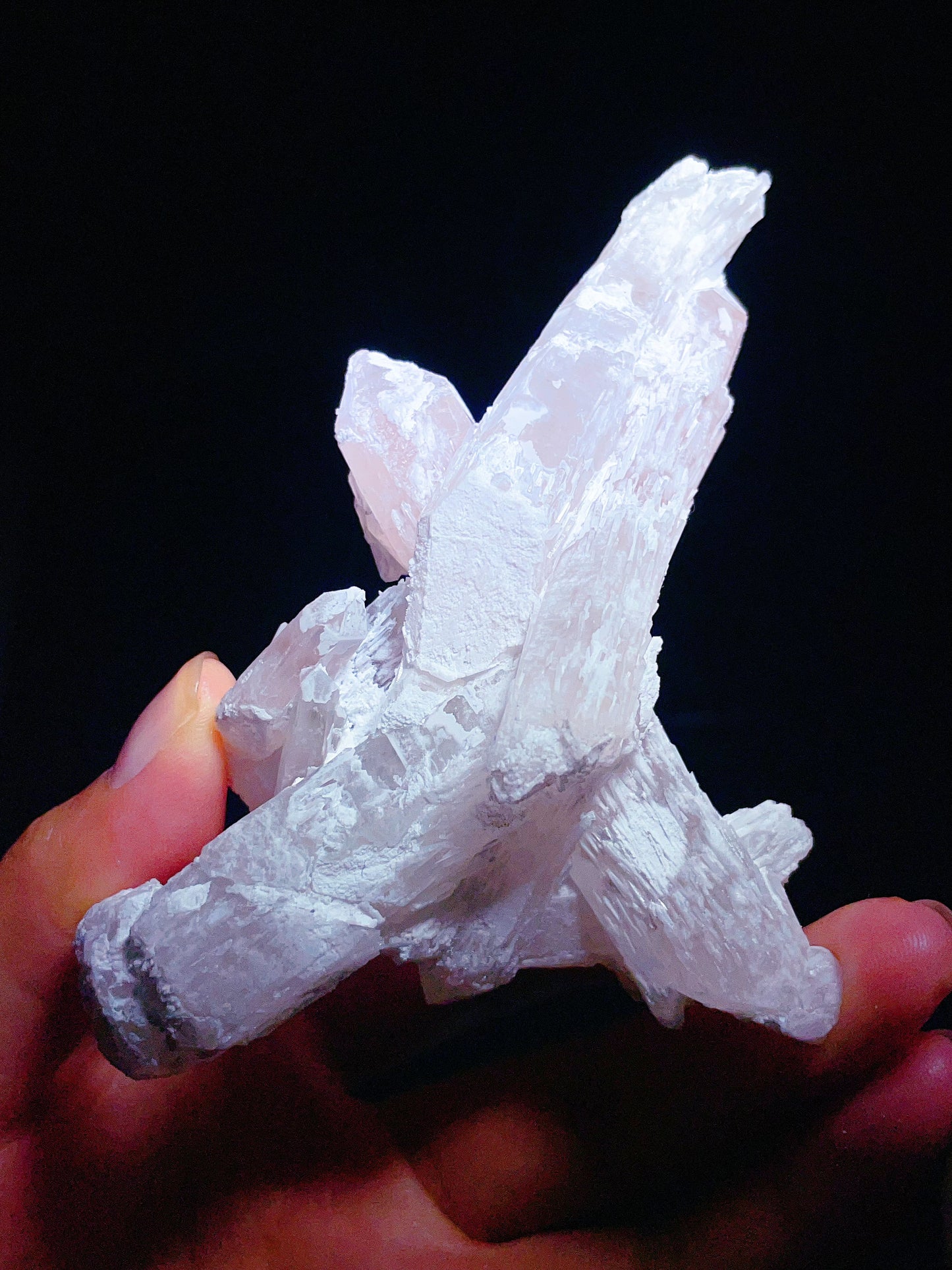Pale red candle quartz specimen from Inner Mongolia