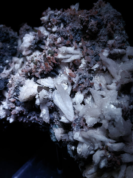 feather calcite origin Hubei