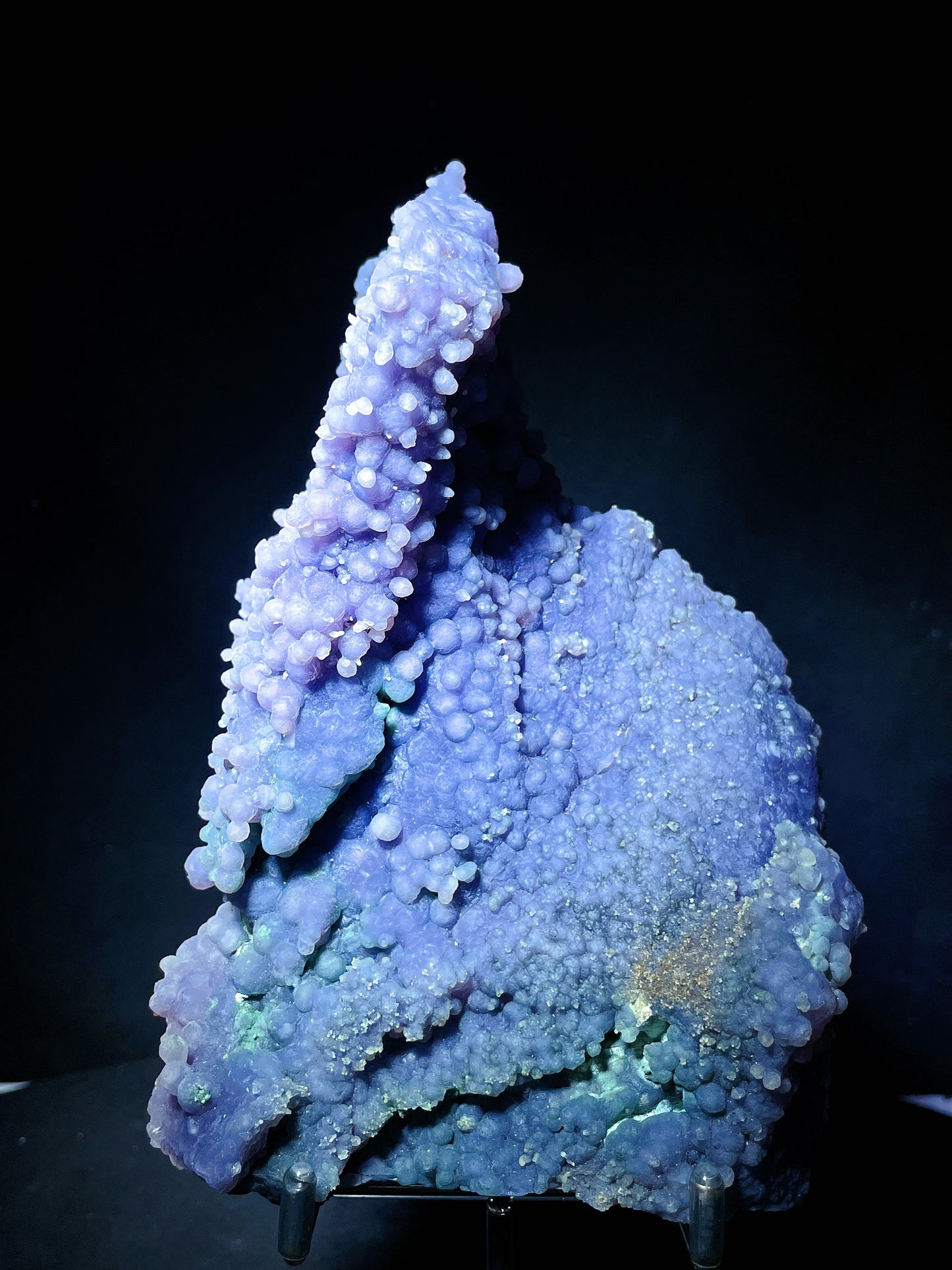 Indonesia grape agate specimen