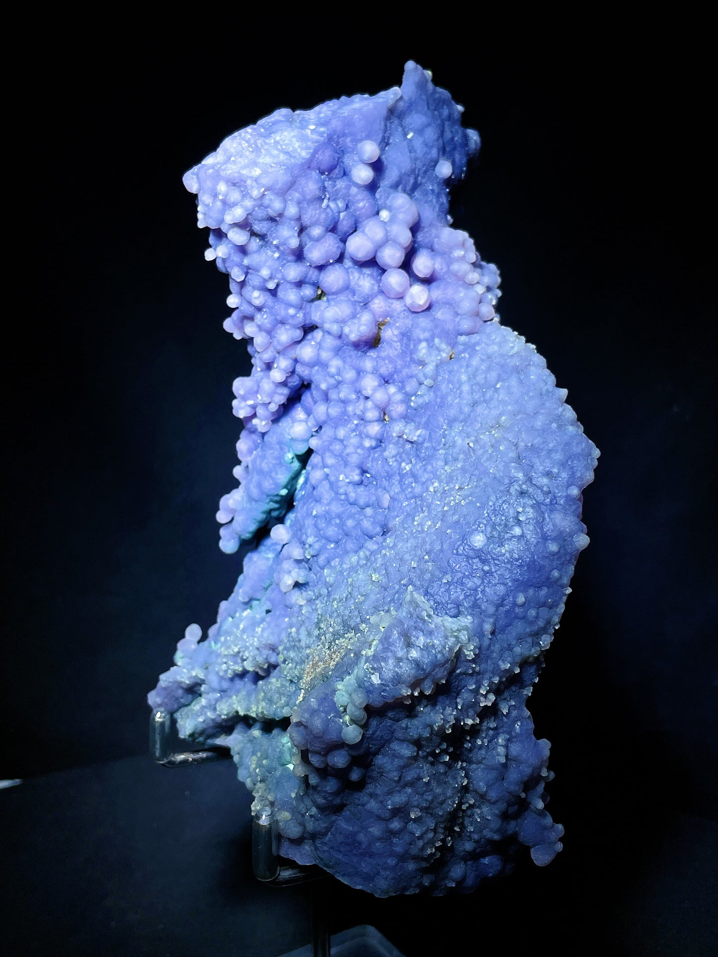 Indonesia grape agate specimen