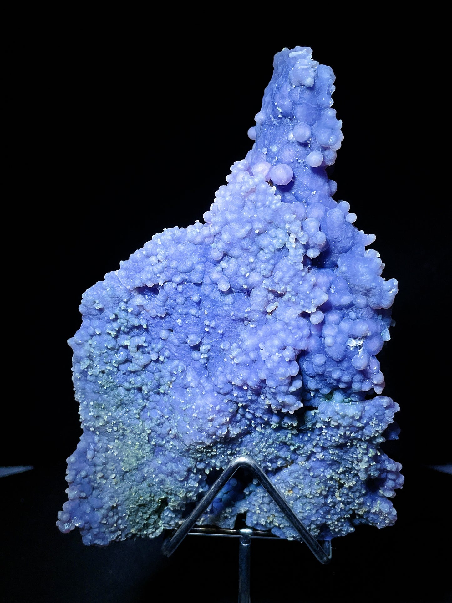 Indonesia grape agate specimen