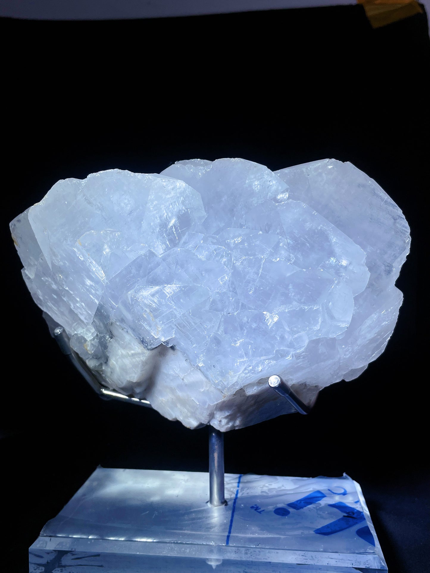 petal white calcite specimen Hunan China