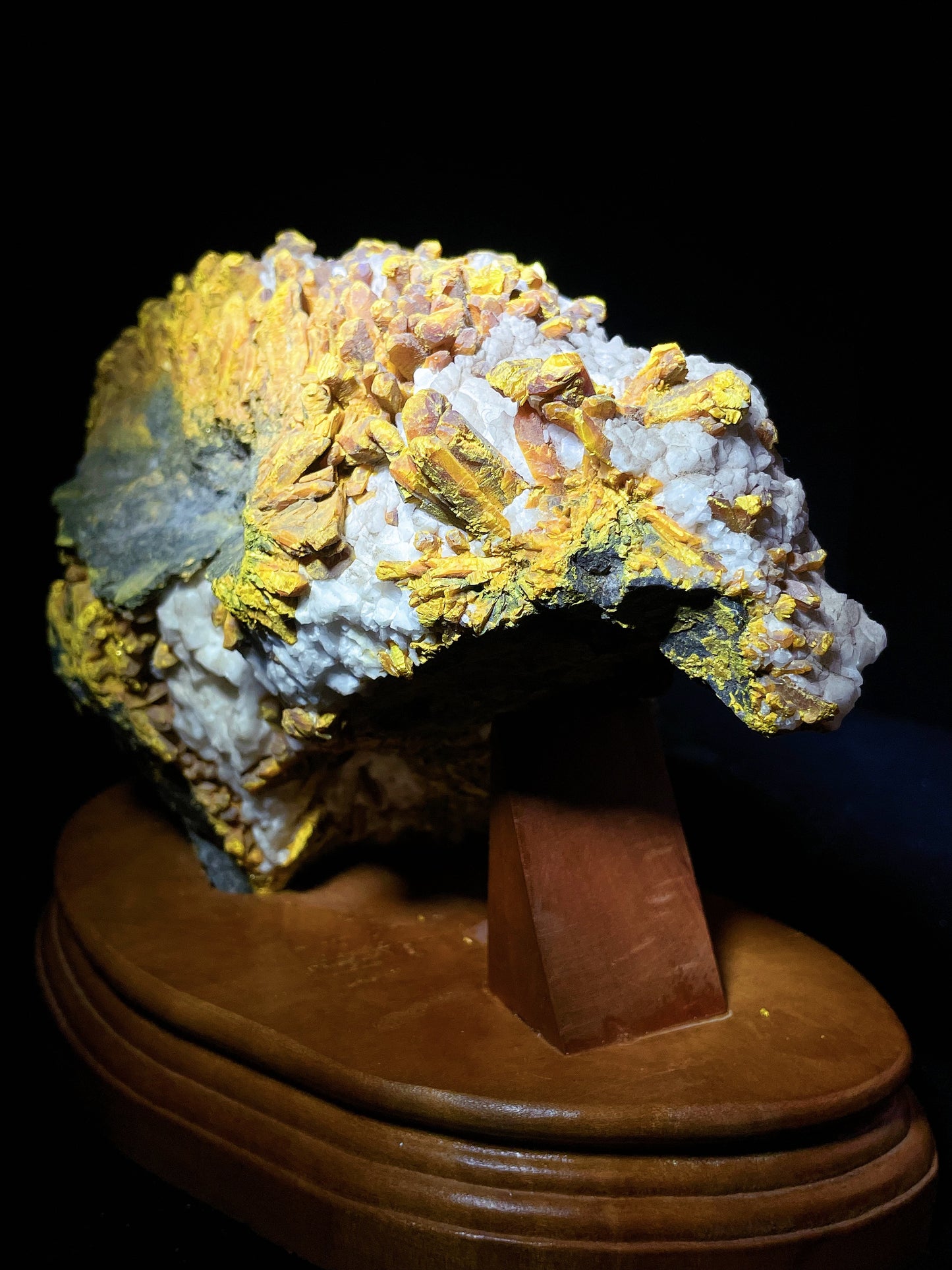 realgar raw stone Hunan China