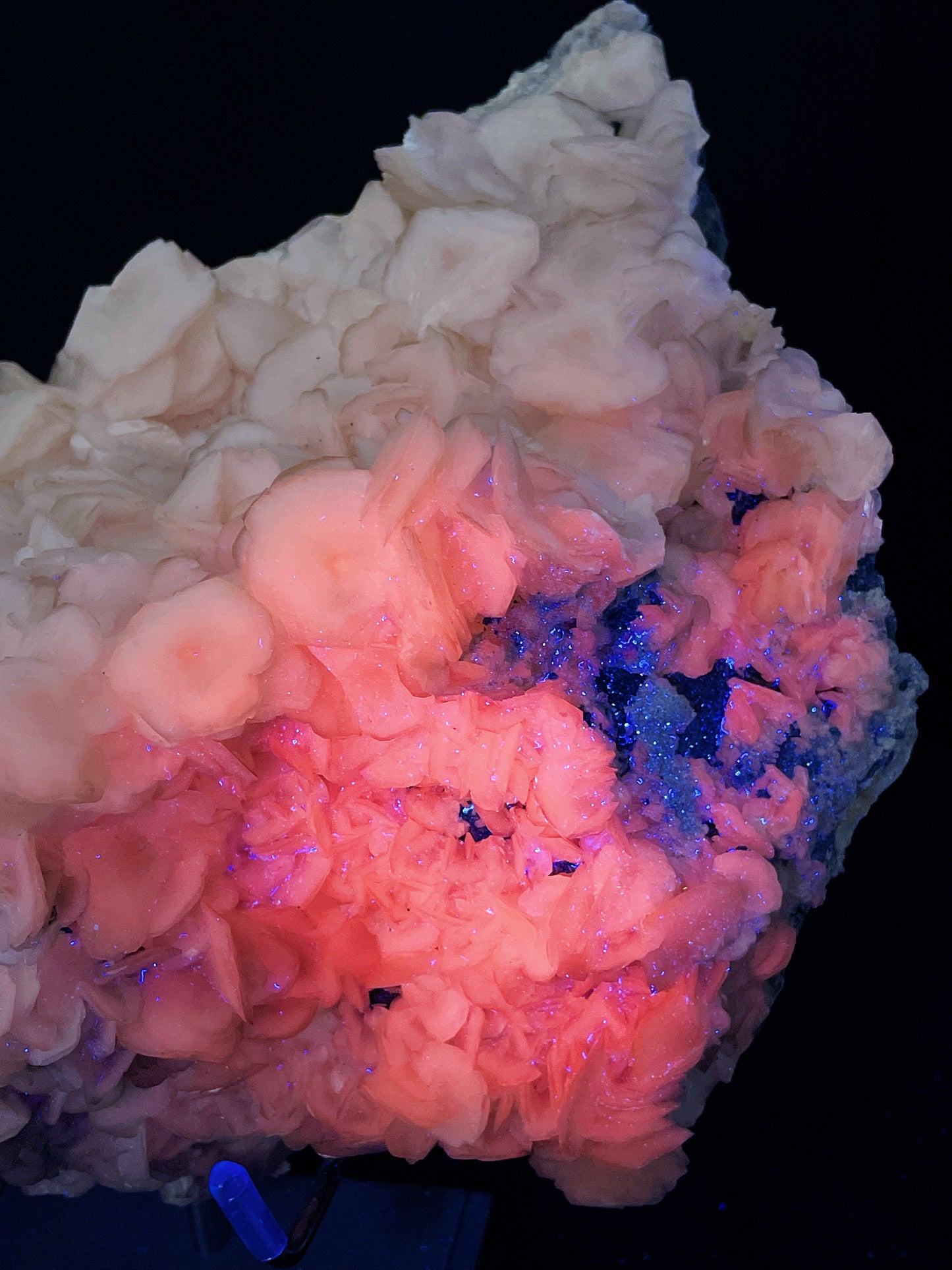 petal calcite specimen Hubei China