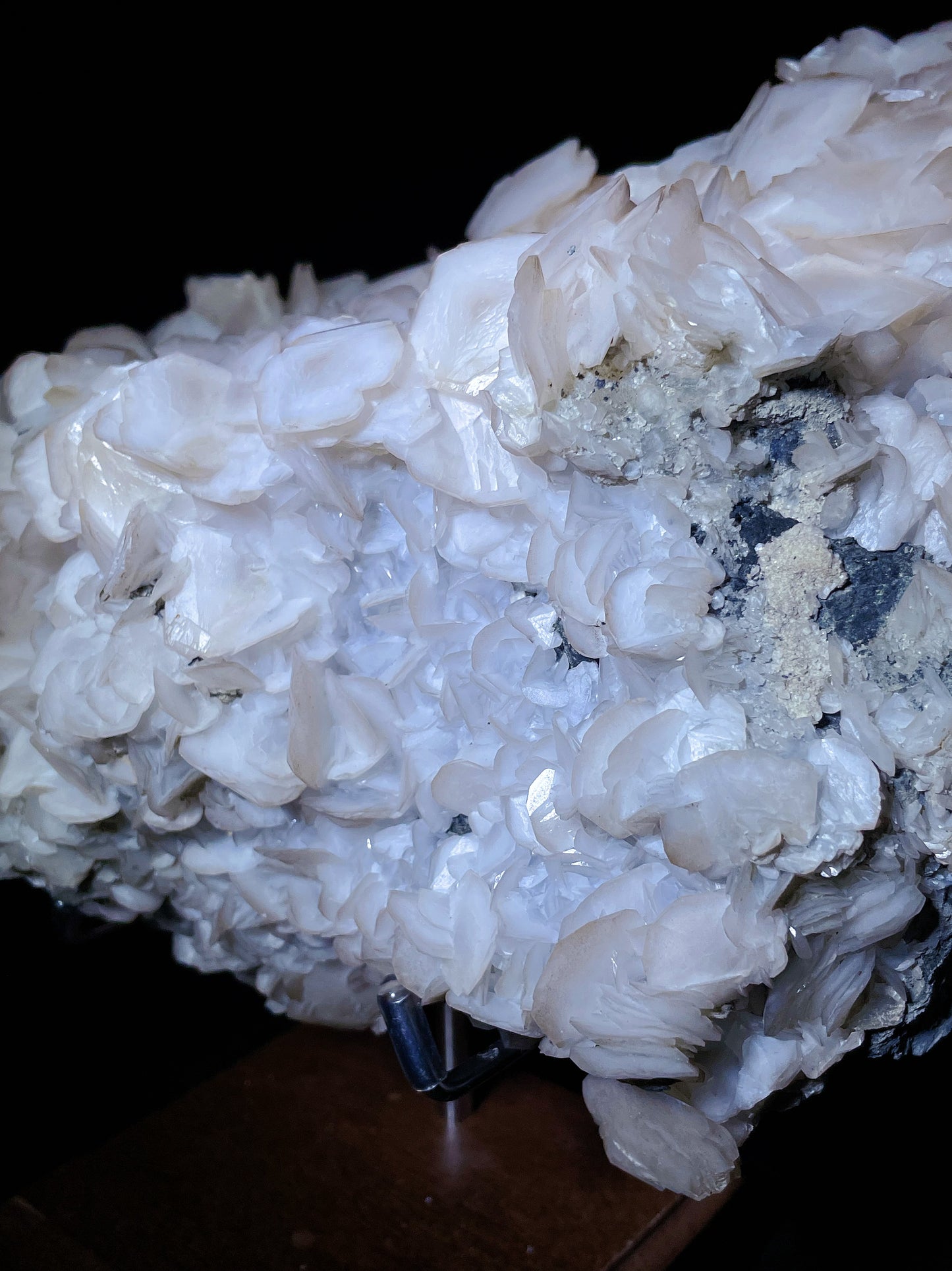 petal calcite specimen Hubei China