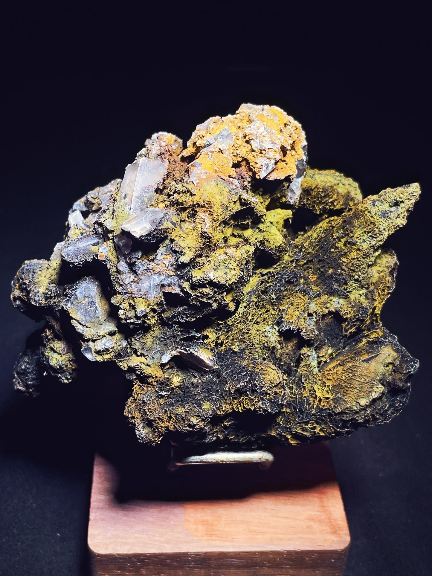 Pink garden quartz specimen origin Brazil