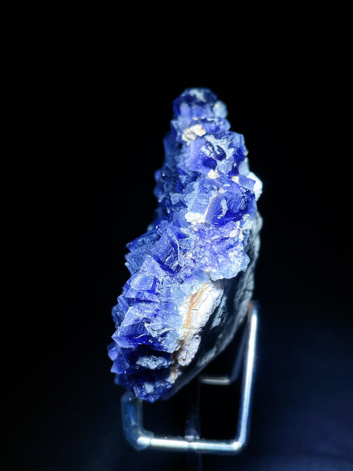 octahedron purple fluorite specimen Zhejiang China