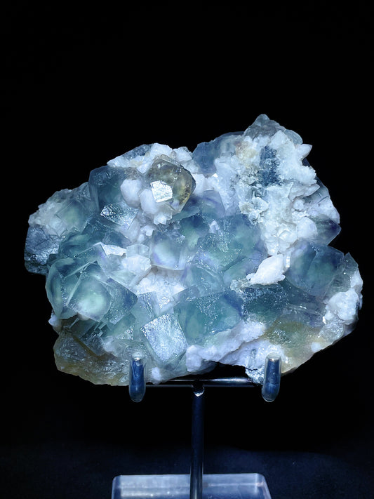 candle quartz with fluorite specimen Inner Mongolia