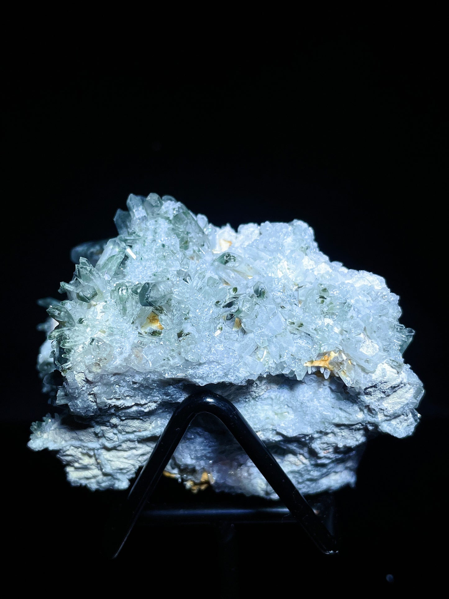 green garden quartz cluster Sichuan China