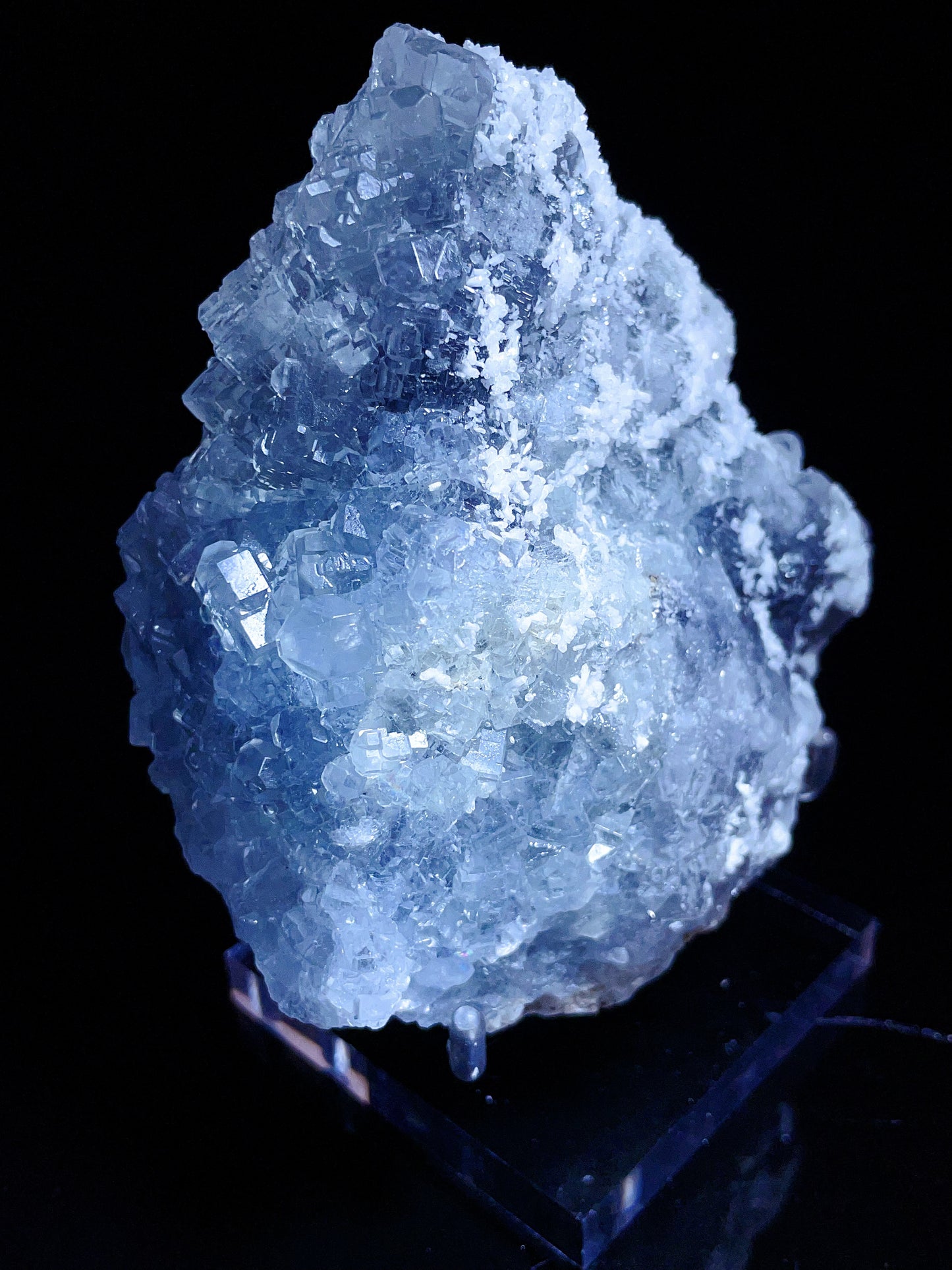 Hunan China xhl fluorite specimen