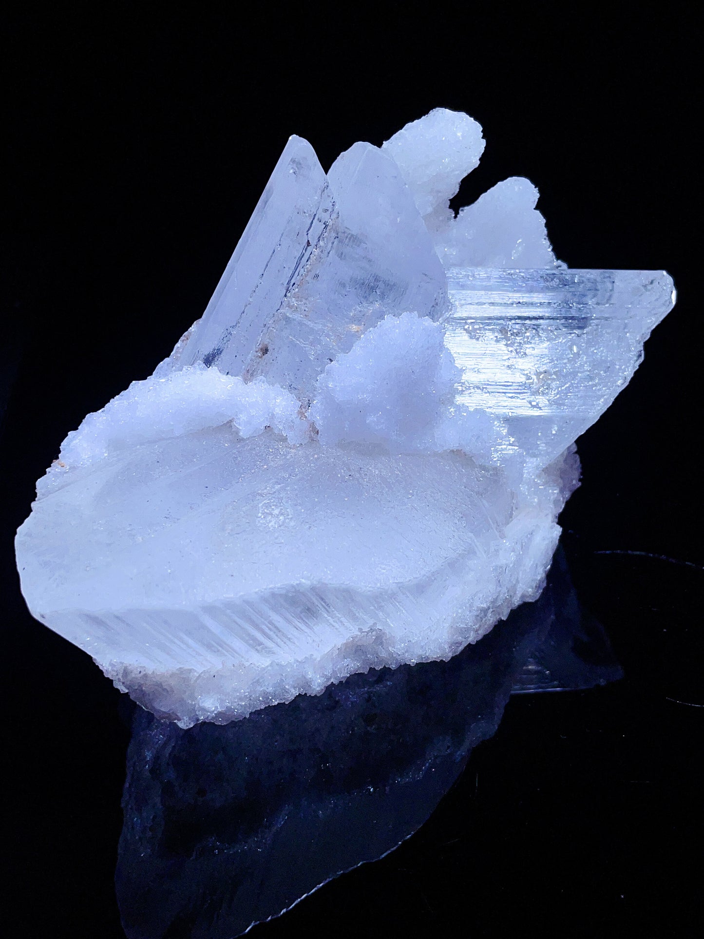 Yunnan clear selenite specimen