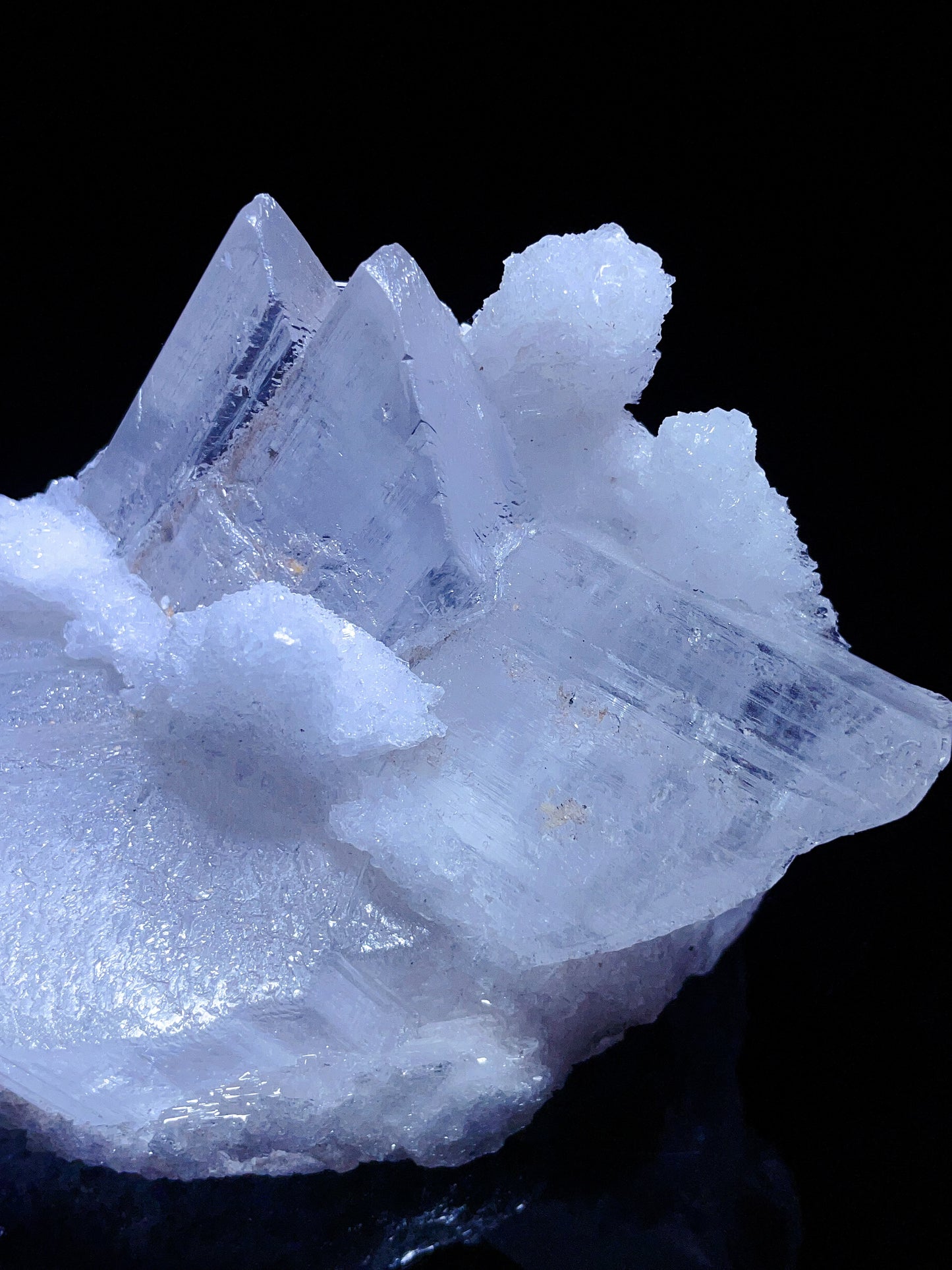 Yunnan clear selenite specimen
