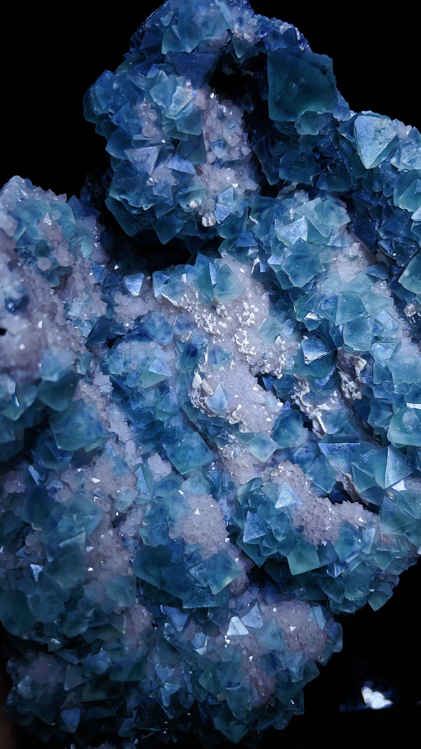 inner mongolia  octagonal green fluorite with quartz specimen