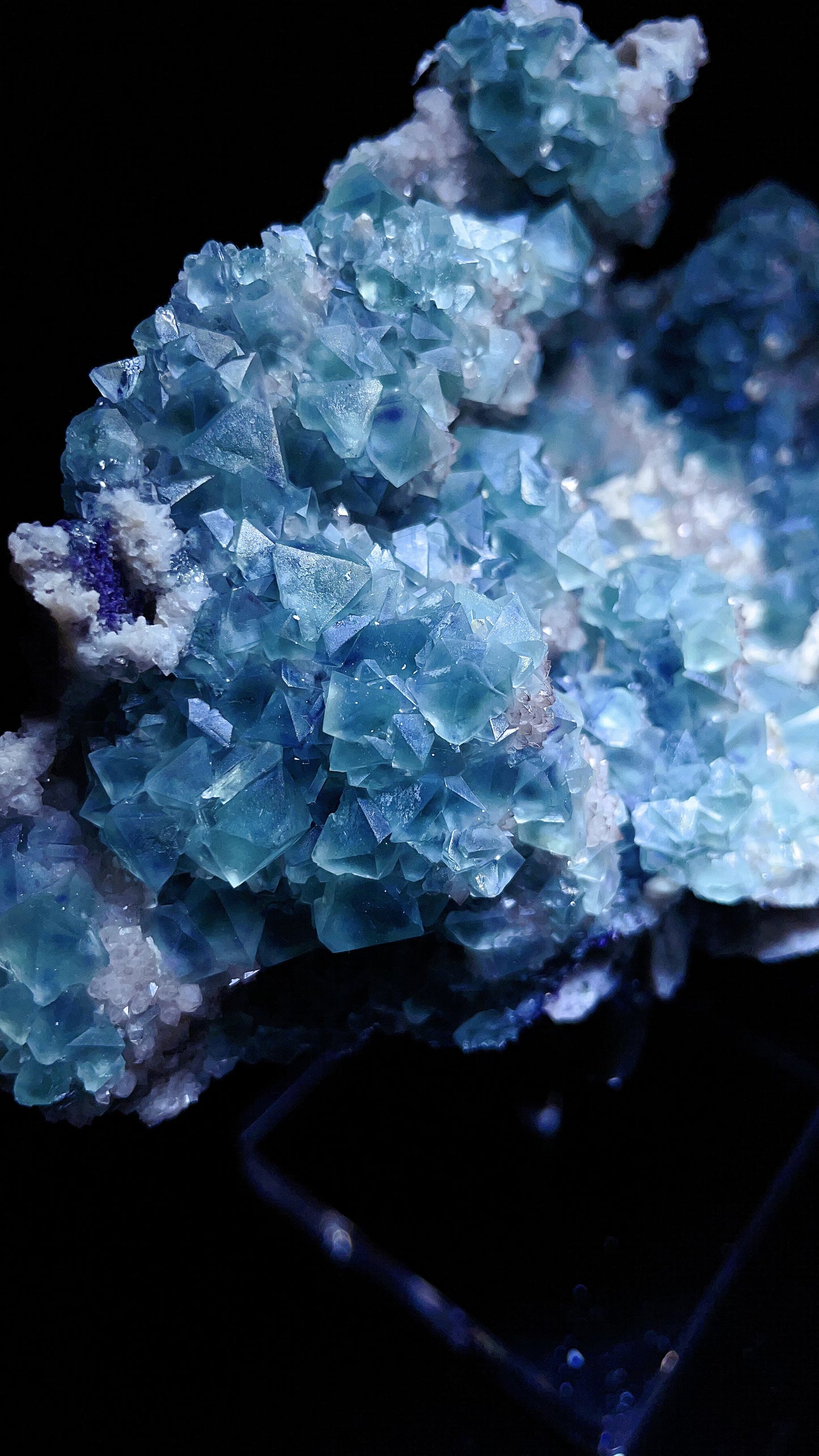 inner mongolia  octagonal green fluorite with quartz specimen