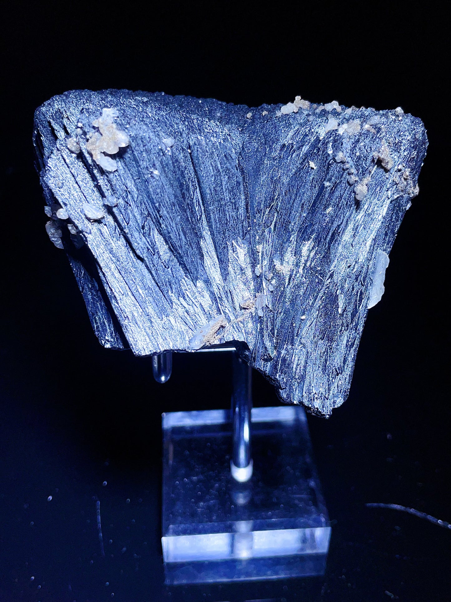 Inner Mongolia ilvaite specimen