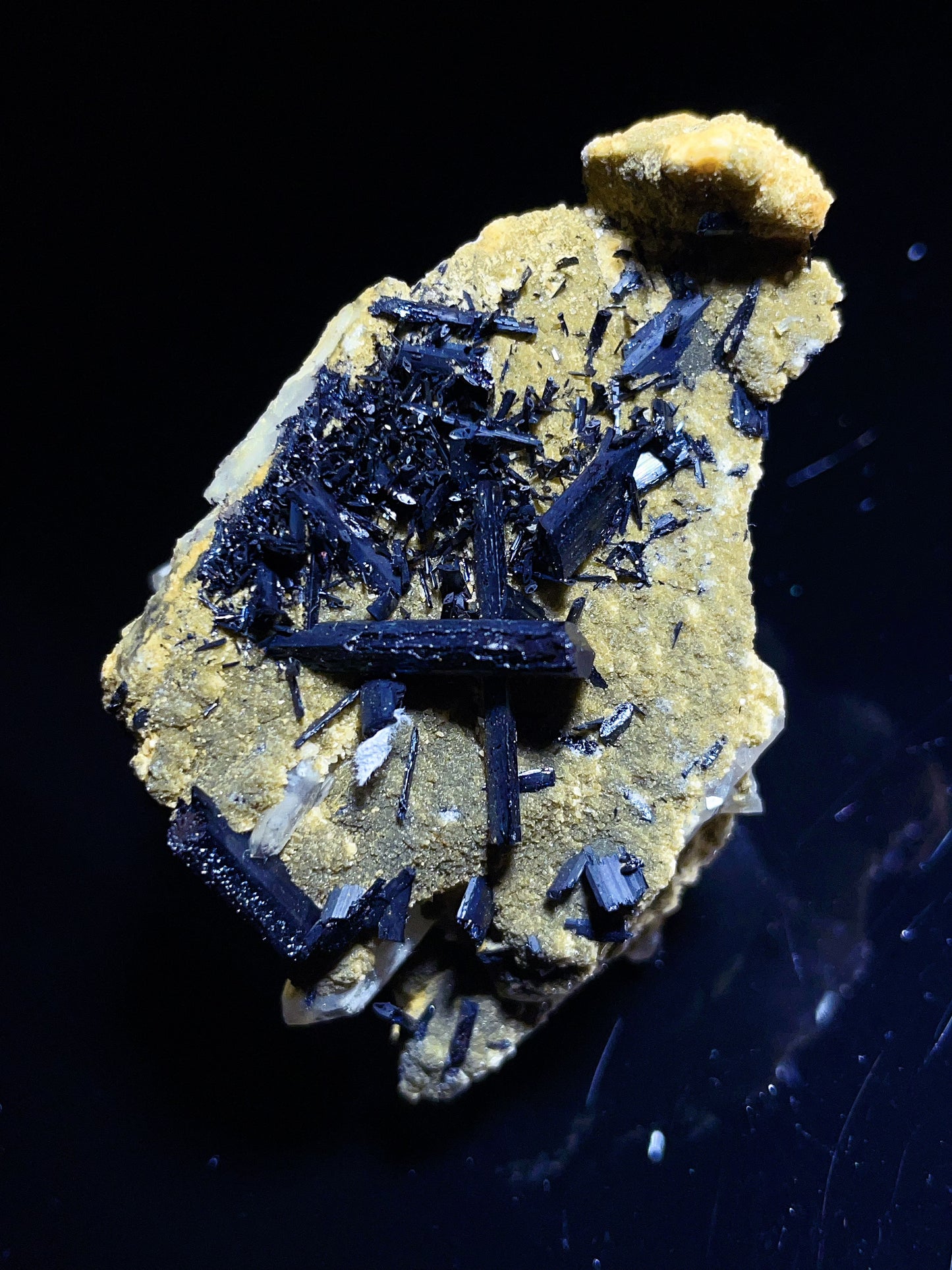 Hunan China wolframite specimen