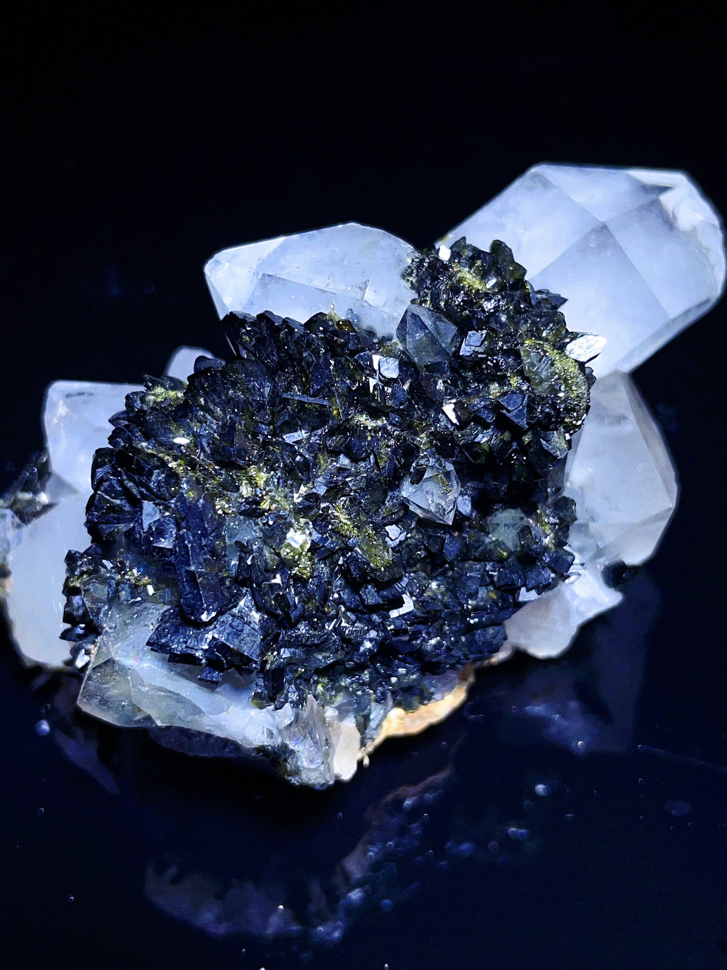 eqidote with quartz specimen from Turkey