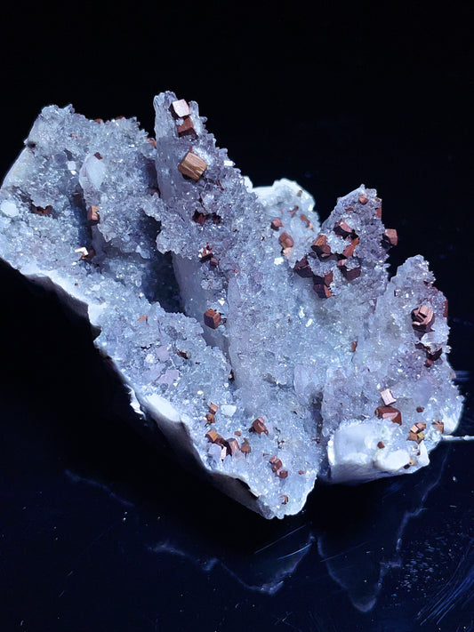 black dogteeth calcite with pyrite specimen from Hunan China