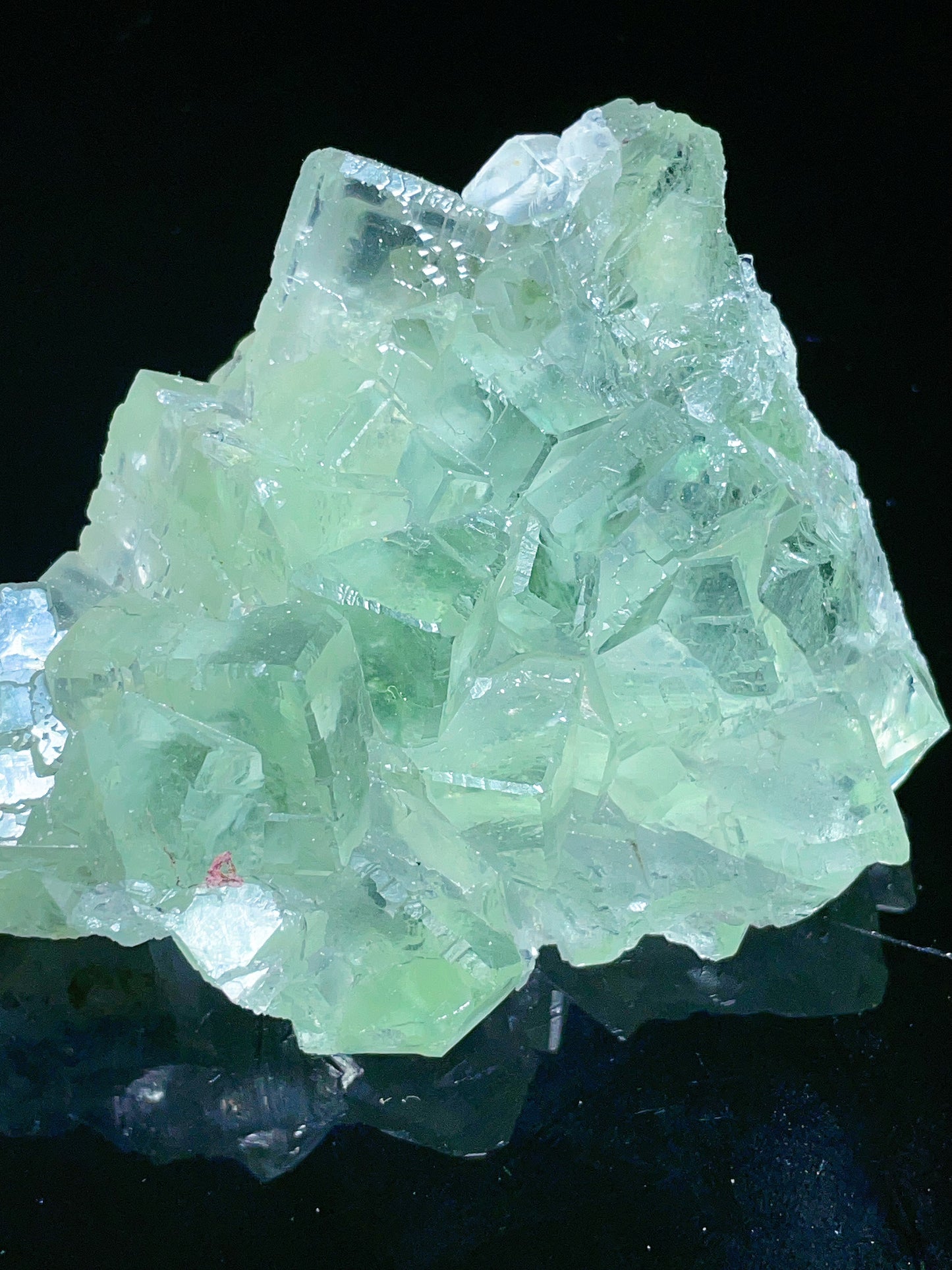 Xianghualing green fluorite specimen