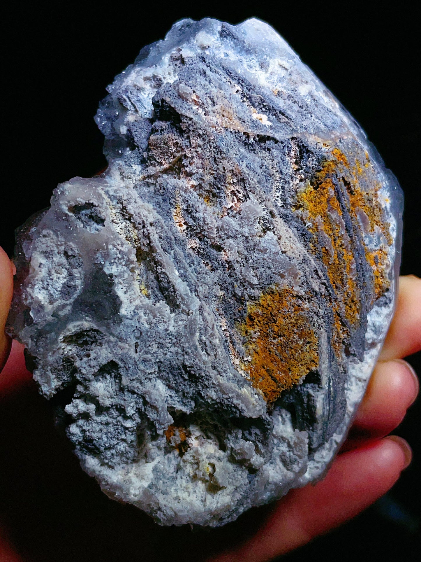 natural blue fluorite specimen originates from Fujian Province.