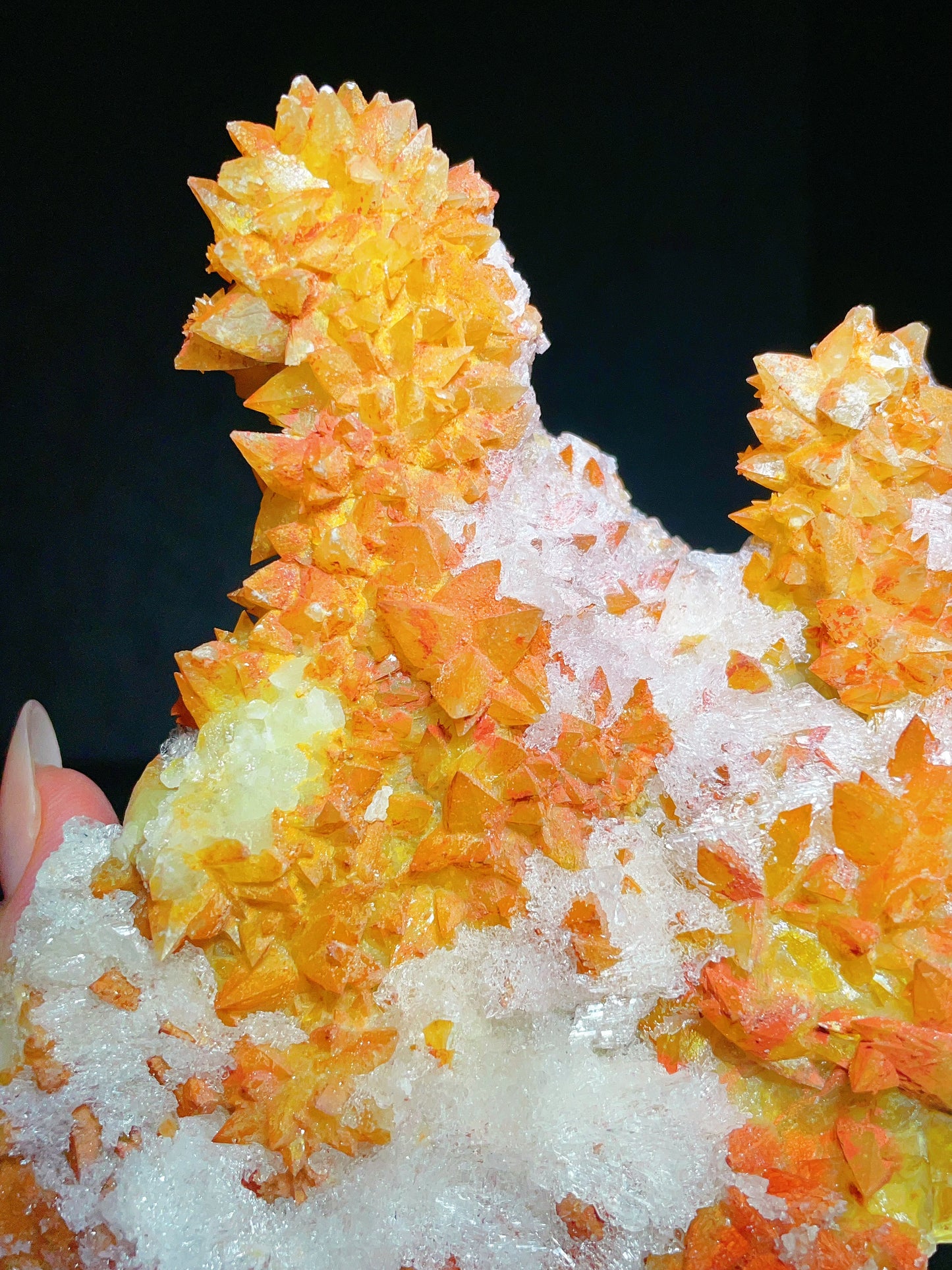 thorny spearhead calcite cluster from the famous Bat Cave Mine in Bijia Mountain, Weishan Dali.