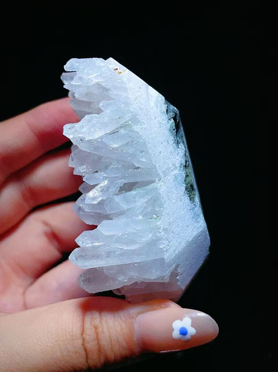 Natural Quartz Crystal Cluster from Fujian China.