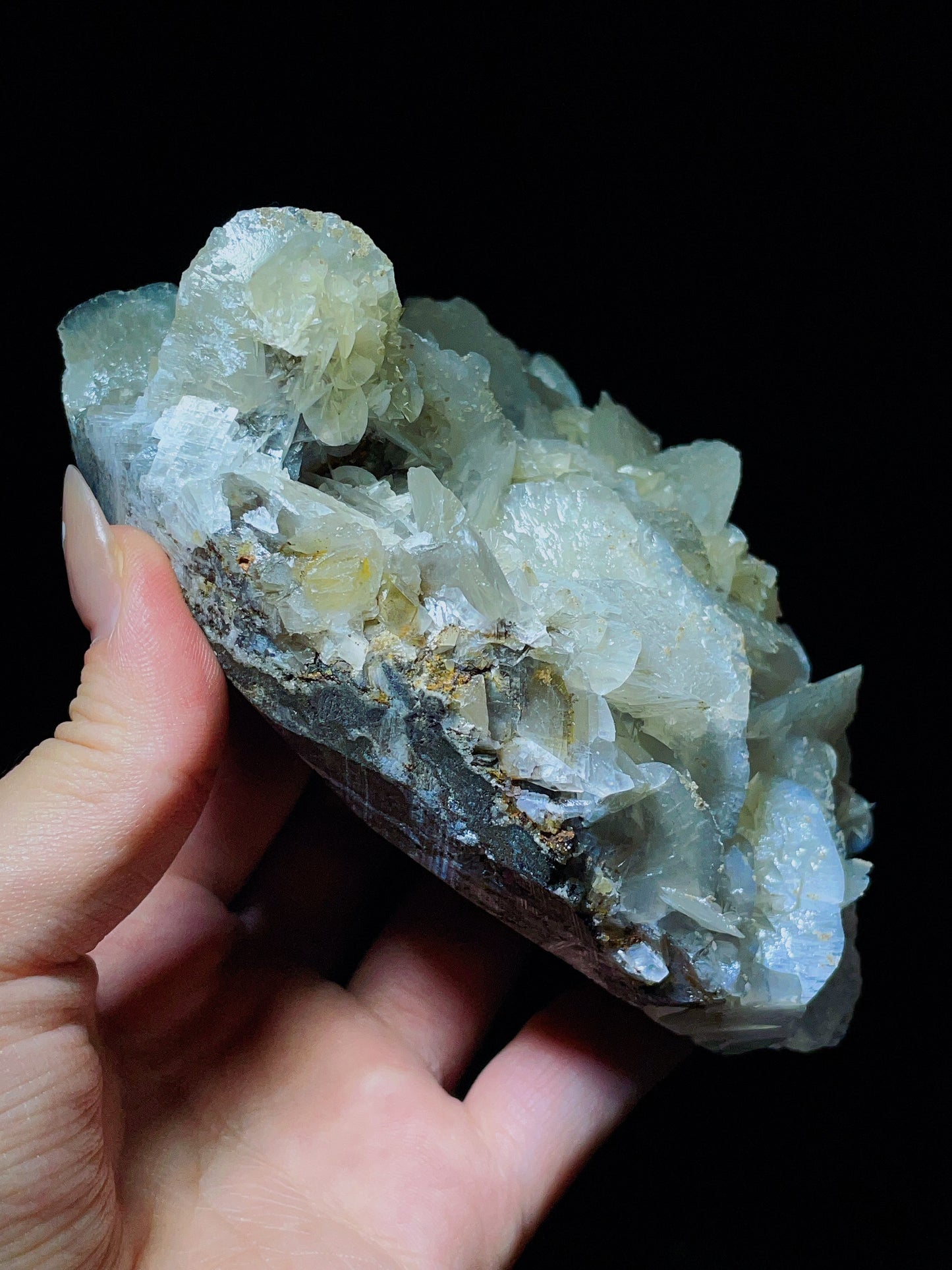 Swallowtail Twin Calcite from Zhangping, Fujian, China.