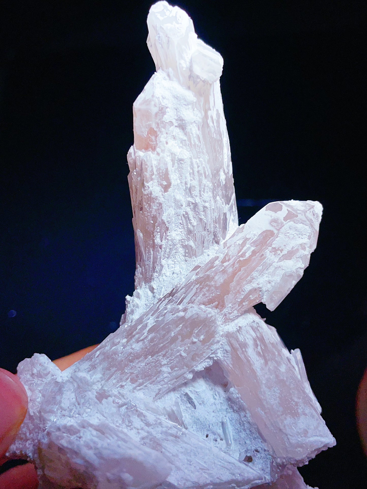 Pale red candle quartz specimen from Inner Mongolia