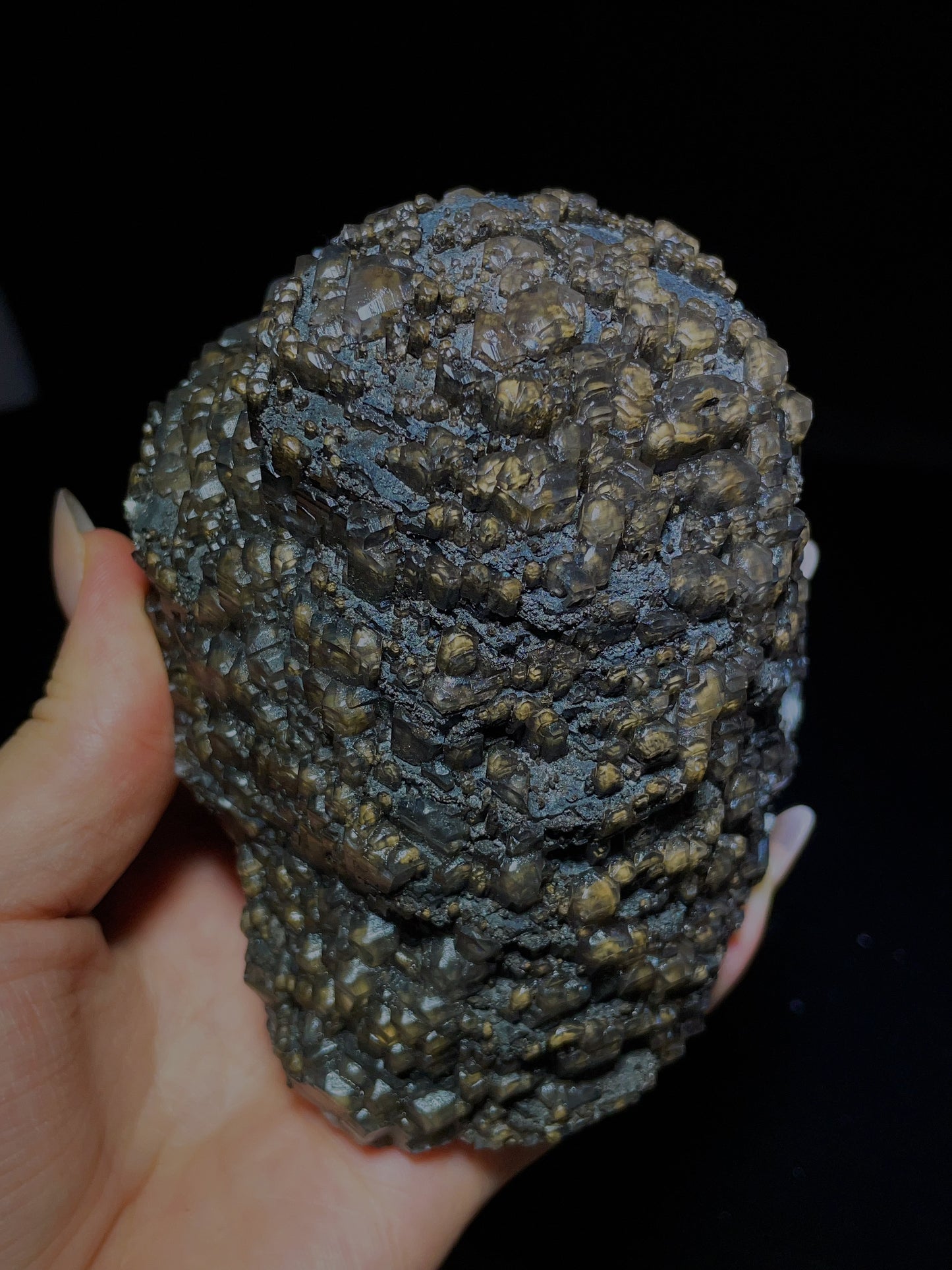 rown hexagonal columnar calcite from Xia Yang Mine, Yongchun, Fujian, China.