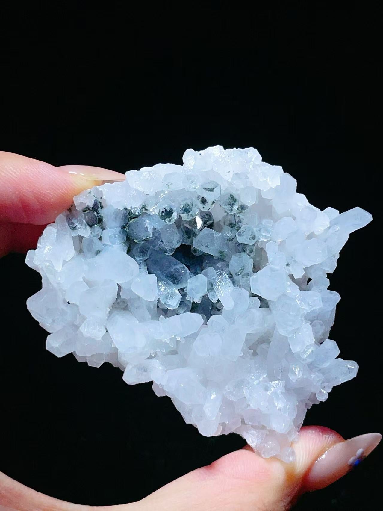 Natural Quartz Crystal Cluster from Fujian China.