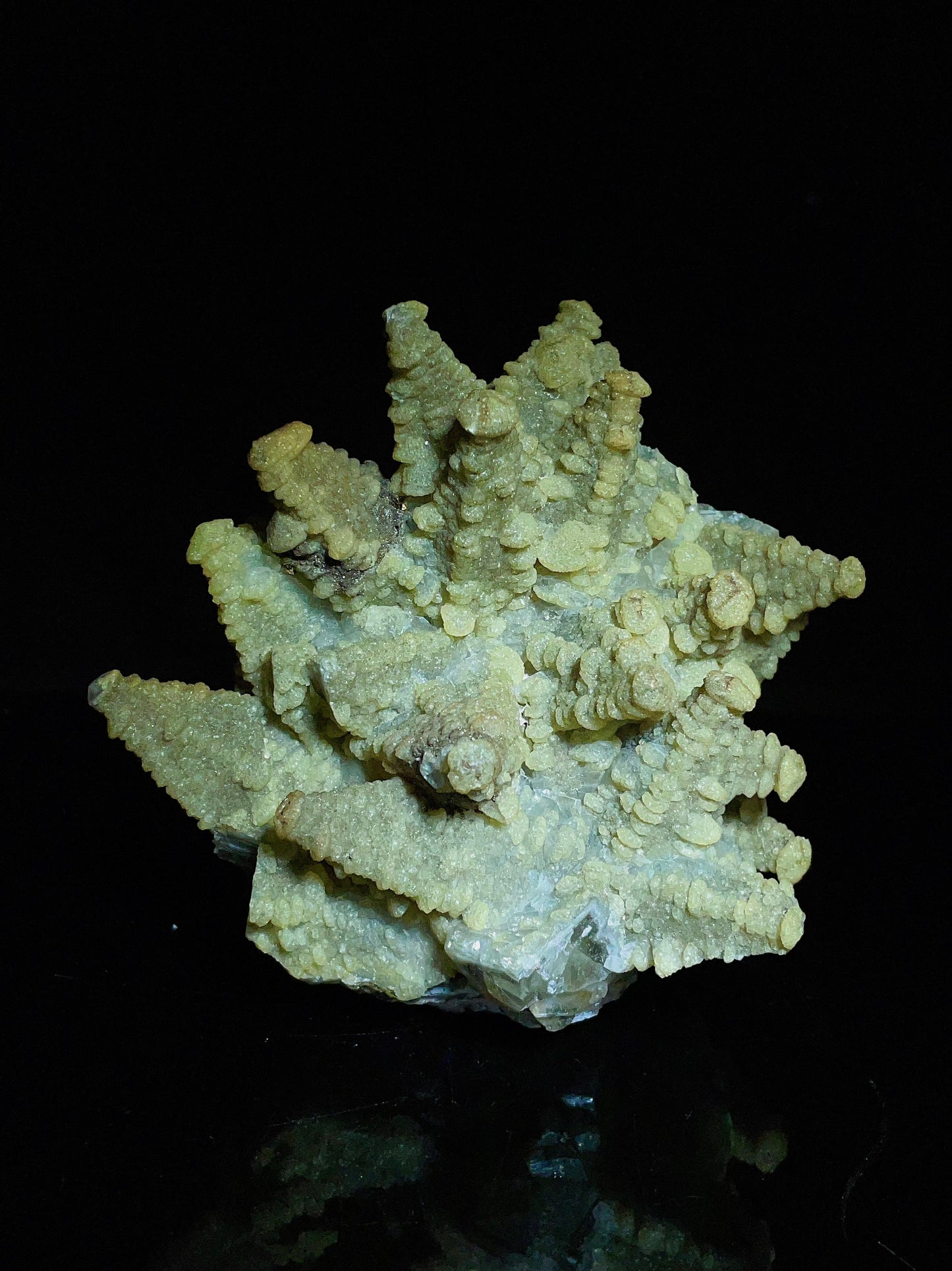 talactitic Calcite specimen from Fengjiashan Mine, Daye, Huangshi City, Hubei Province, China
