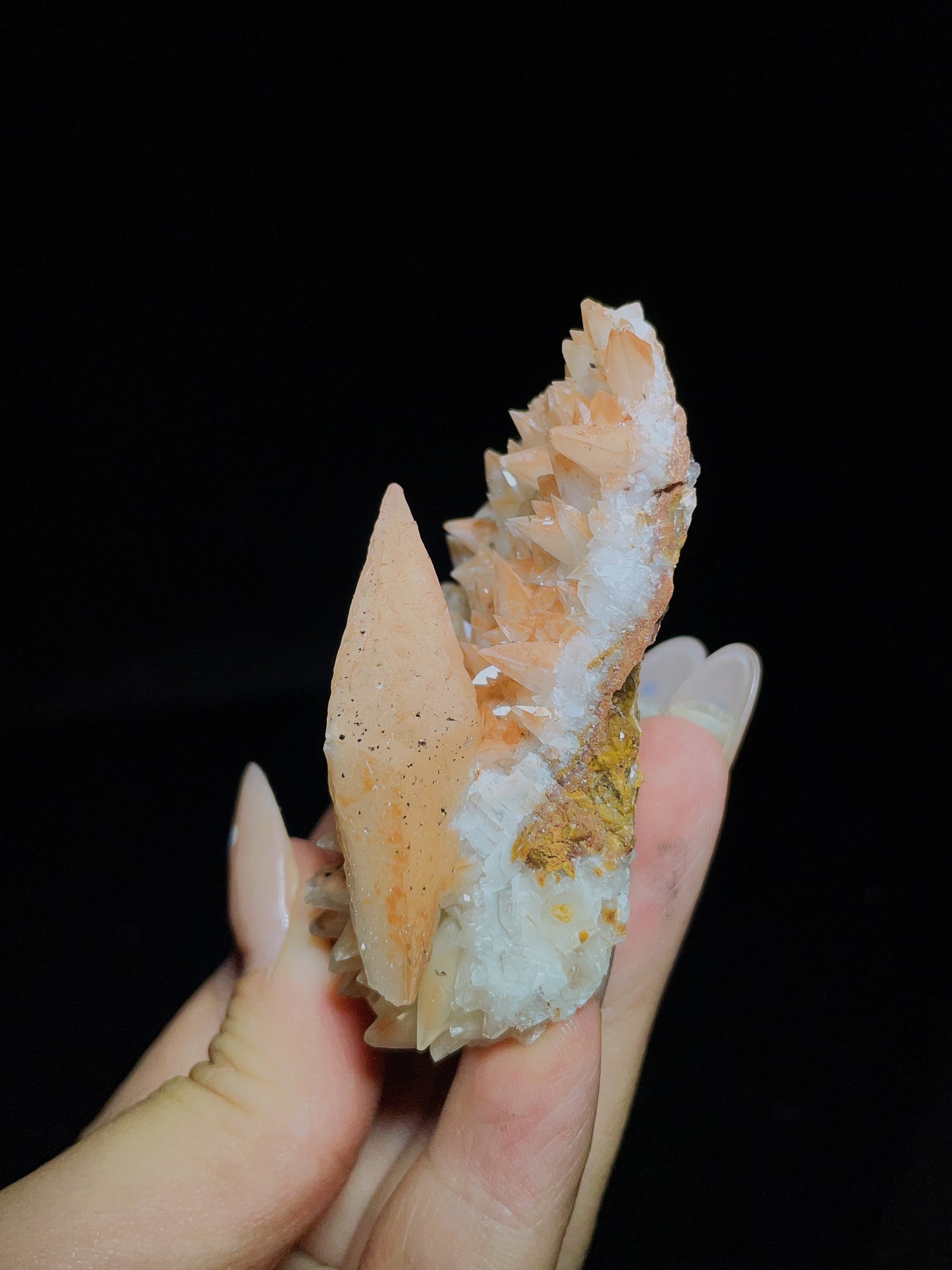 Dogtooth Calcite Cluster from Daye, Hubei, China.