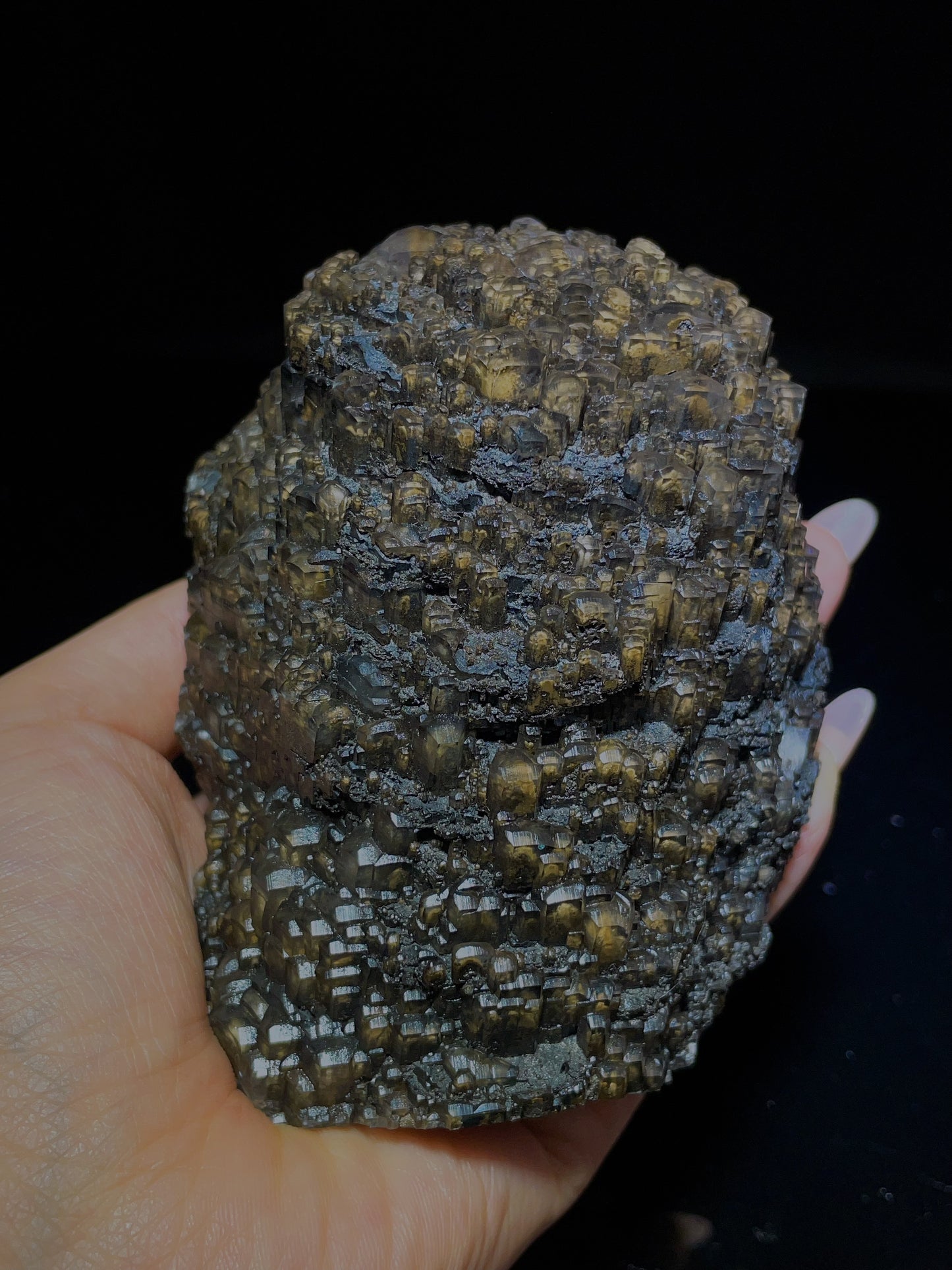 rown hexagonal columnar calcite from Xia Yang Mine, Yongchun, Fujian, China.
