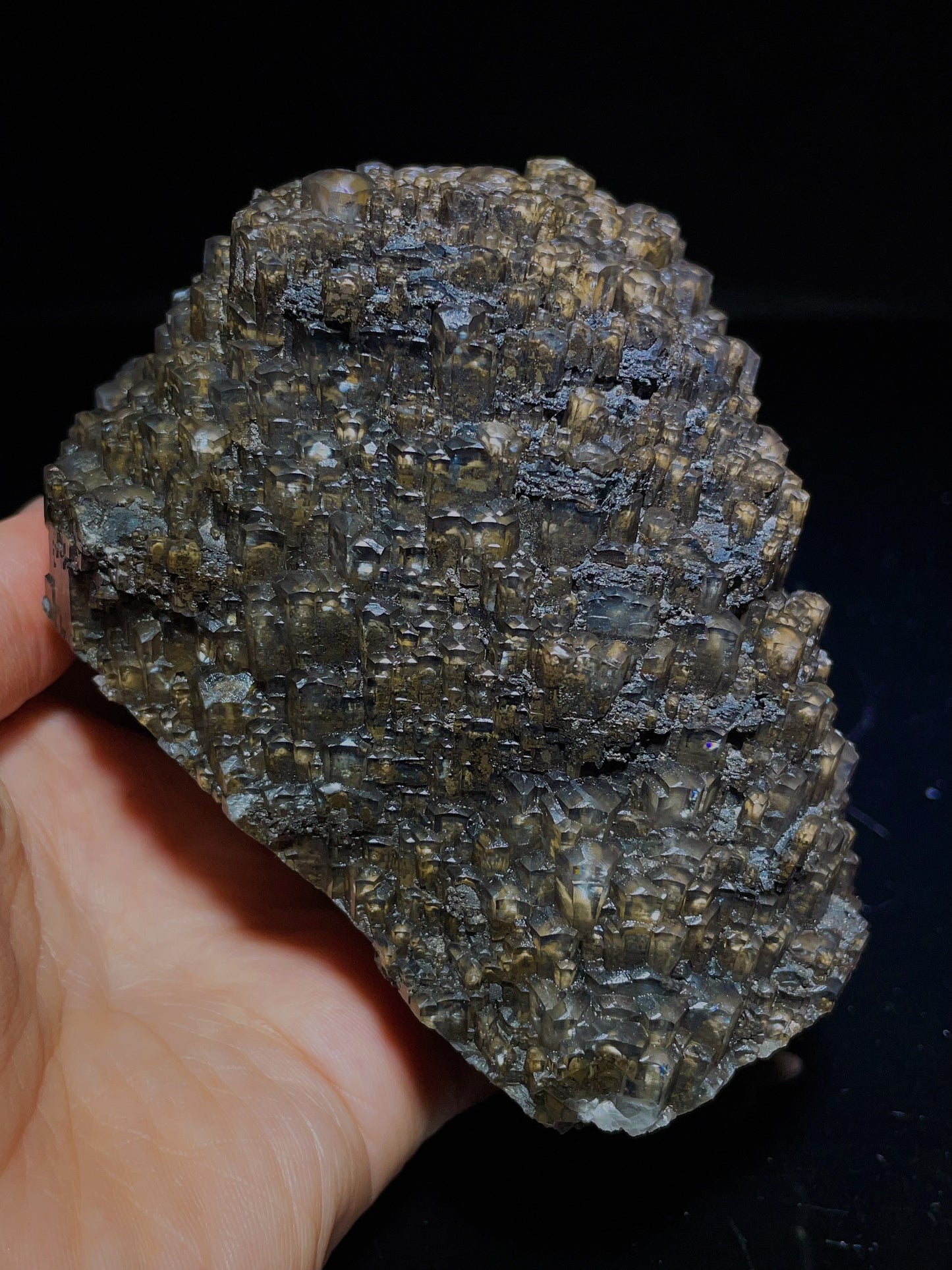 rown hexagonal columnar calcite from Xia Yang Mine, Yongchun, Fujian, China.