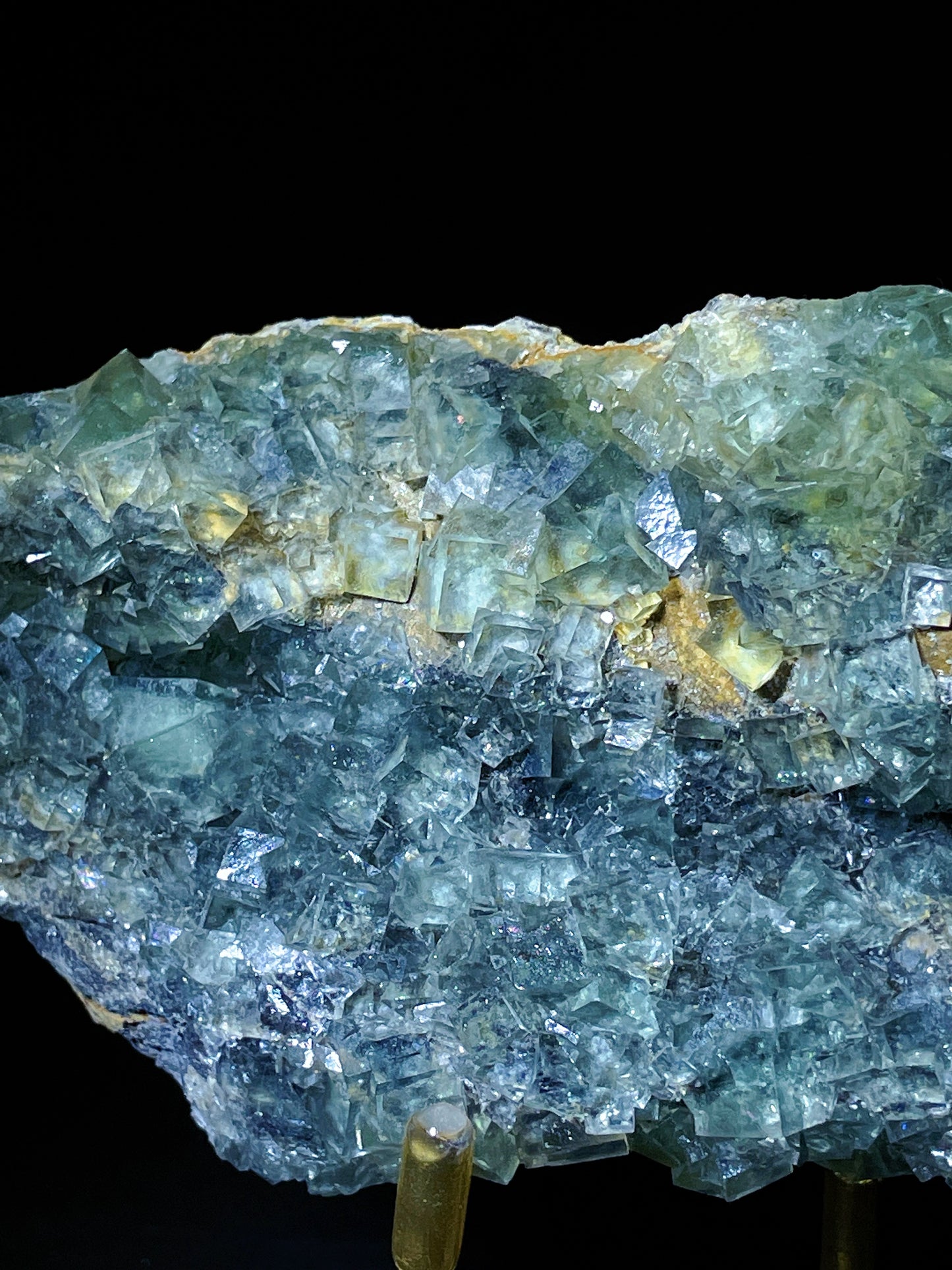 Xianghualing Green fluorite specimen