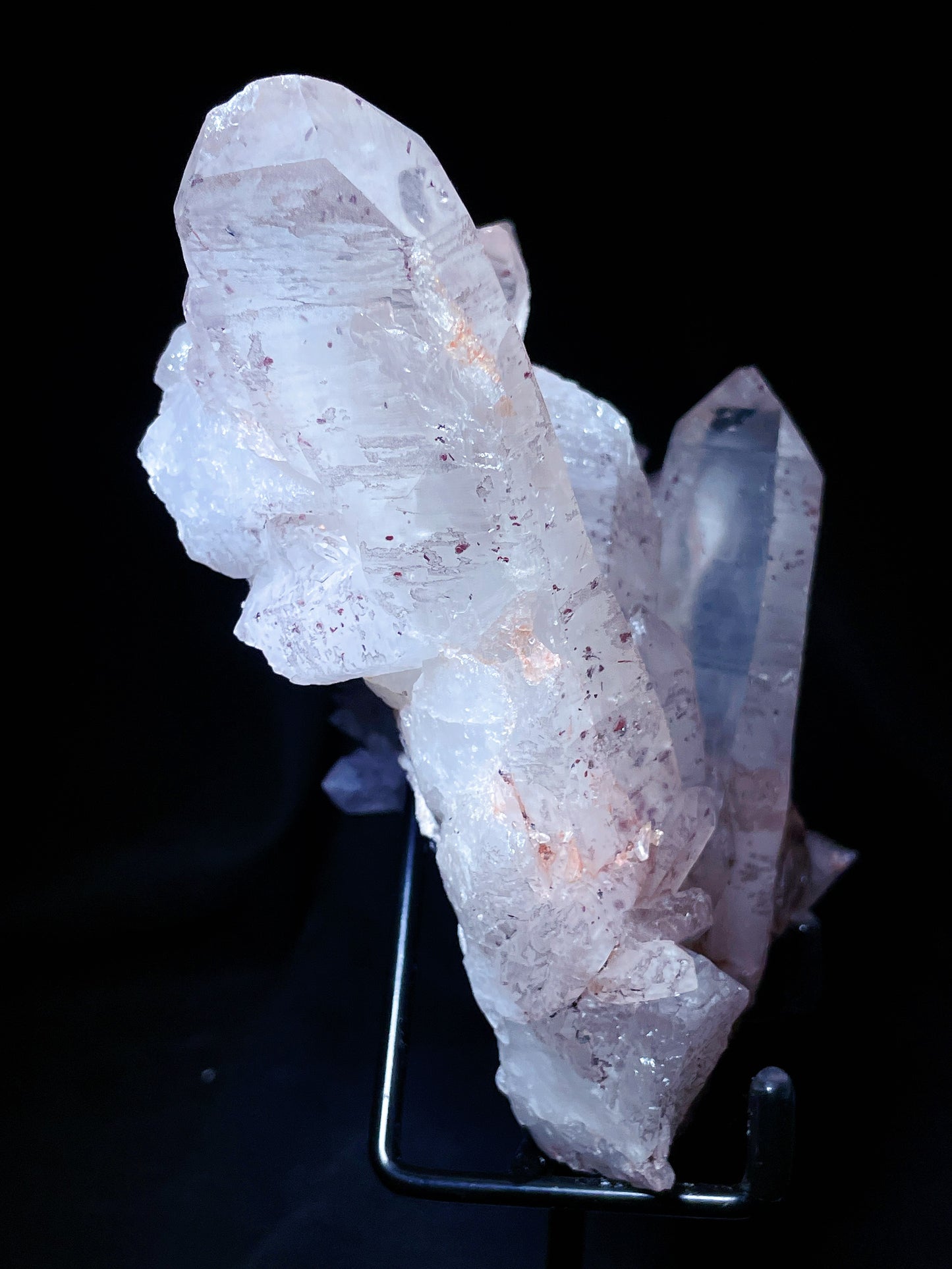 Sichuan strawberry quartz specimen