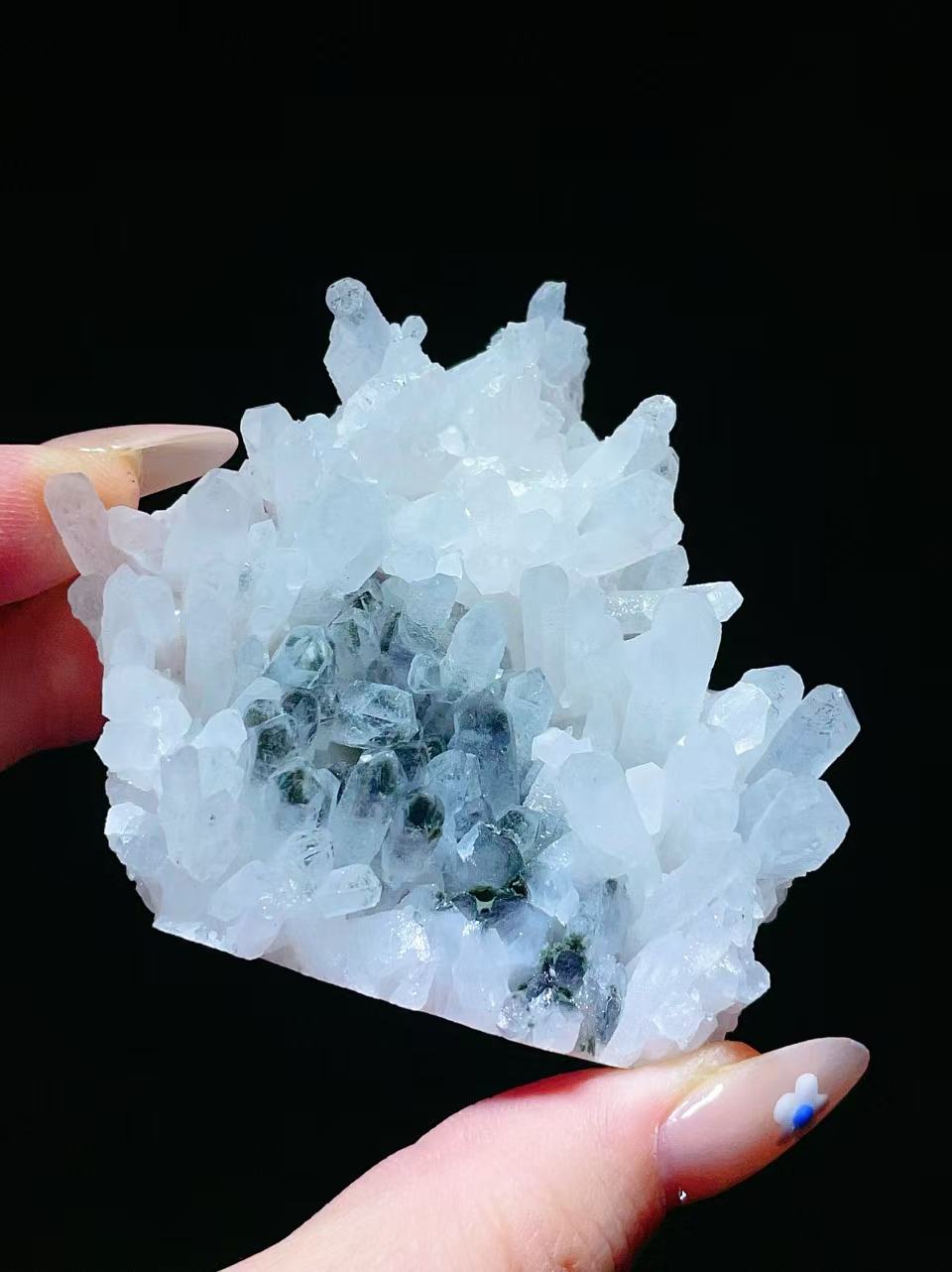 Natural Quartz Crystal Cluster from Fujian China.